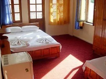 דליאן River Hotel 3*,